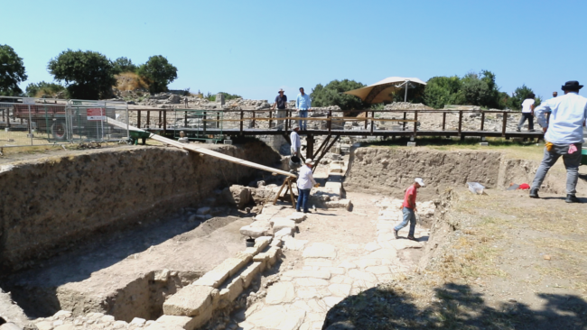 Aşkın yıktığı surların şehri: Troia